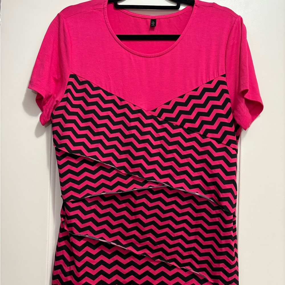 Pink Zigzag Patterned Women's Top - Picture 1 of 5